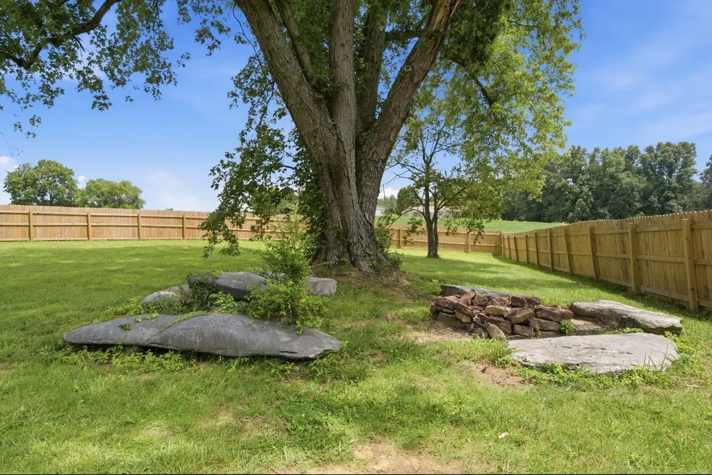130 White Road Brownsville KY 42210