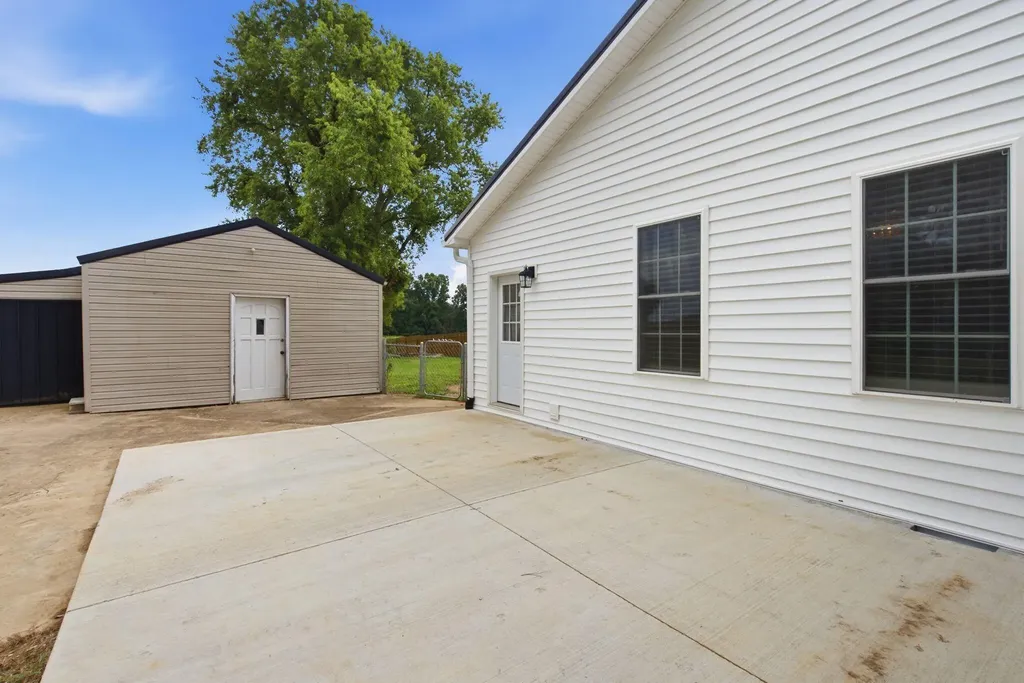 130 White Road Brownsville KY 42210