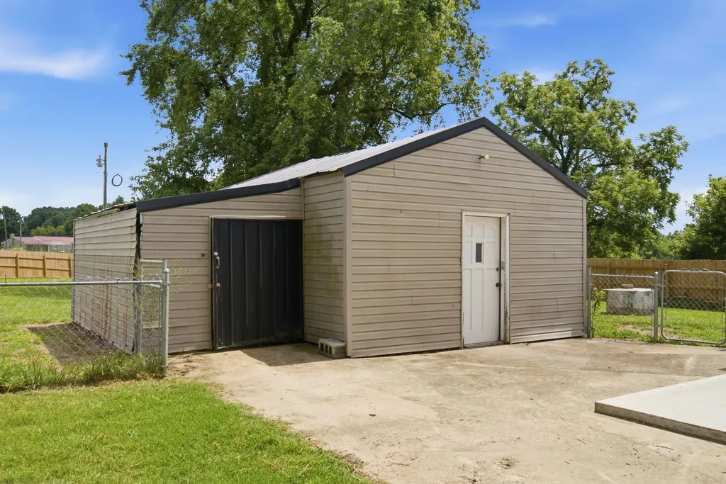 130 White Road Brownsville KY 42210