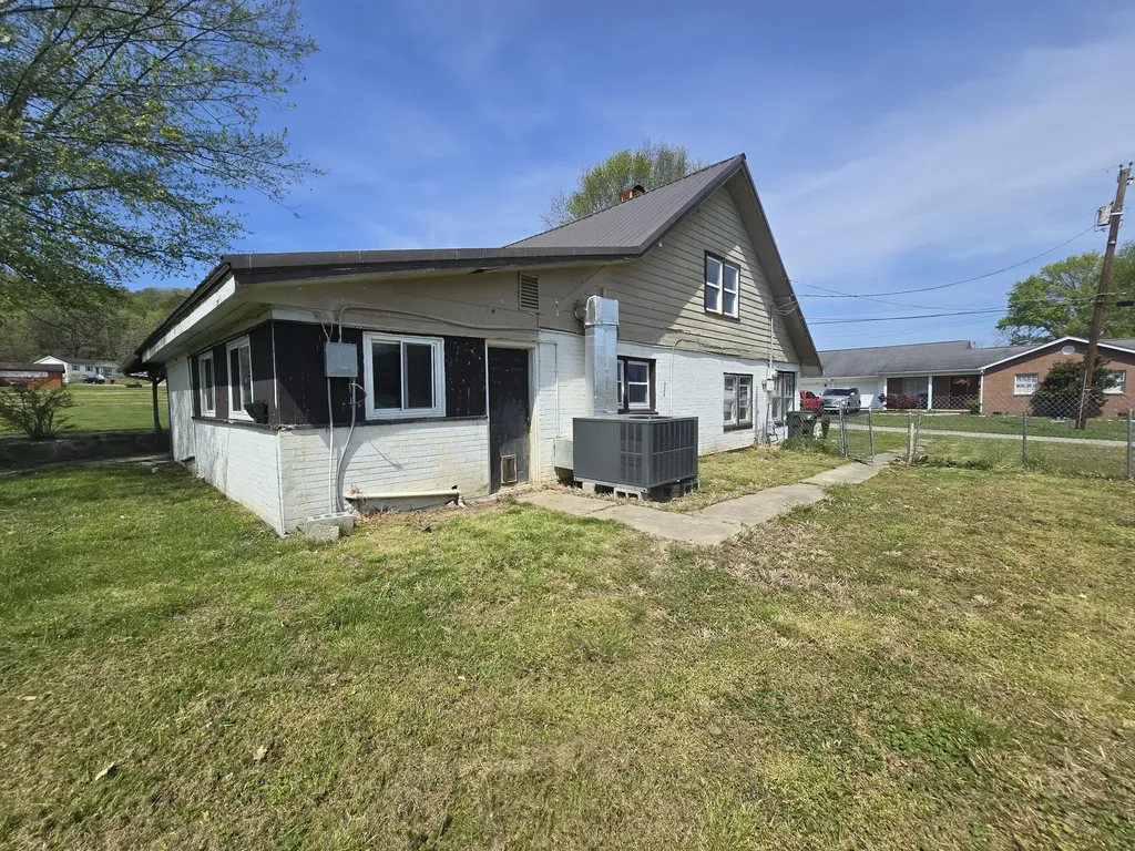 77 Curd Road Williamsburg KY 40769