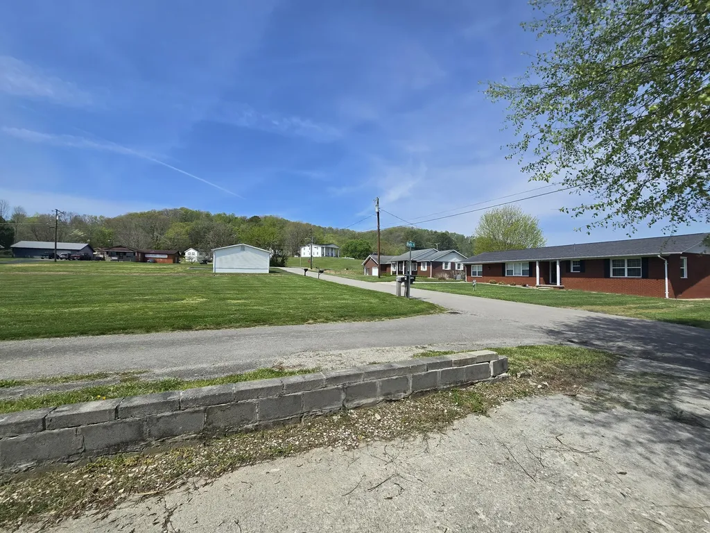77 Curd Road Williamsburg KY 40769