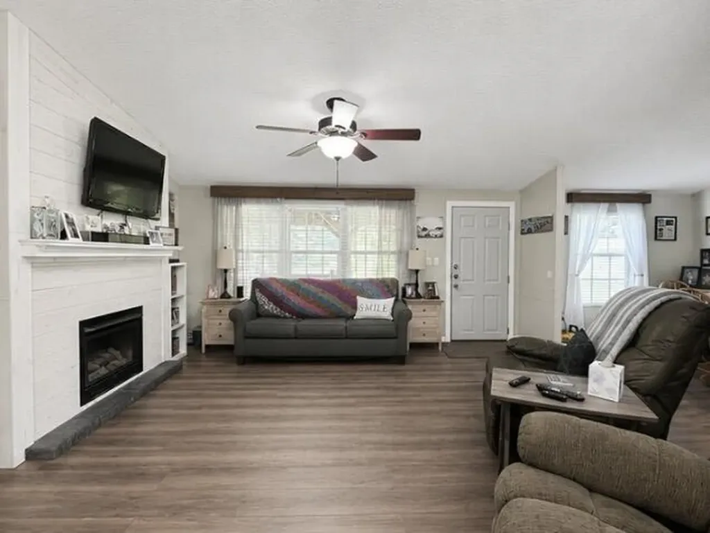 1951 Angel Ridge Road Hustonville KY 40437