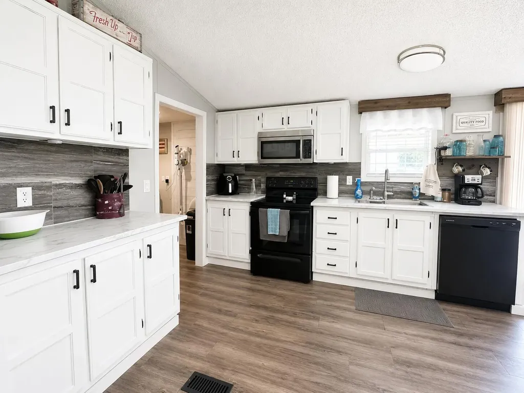 1951 Angel Ridge Road Hustonville KY 40437
