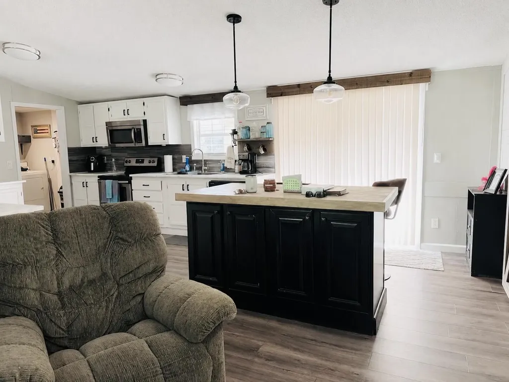 1951 Angel Ridge Road Hustonville KY 40437