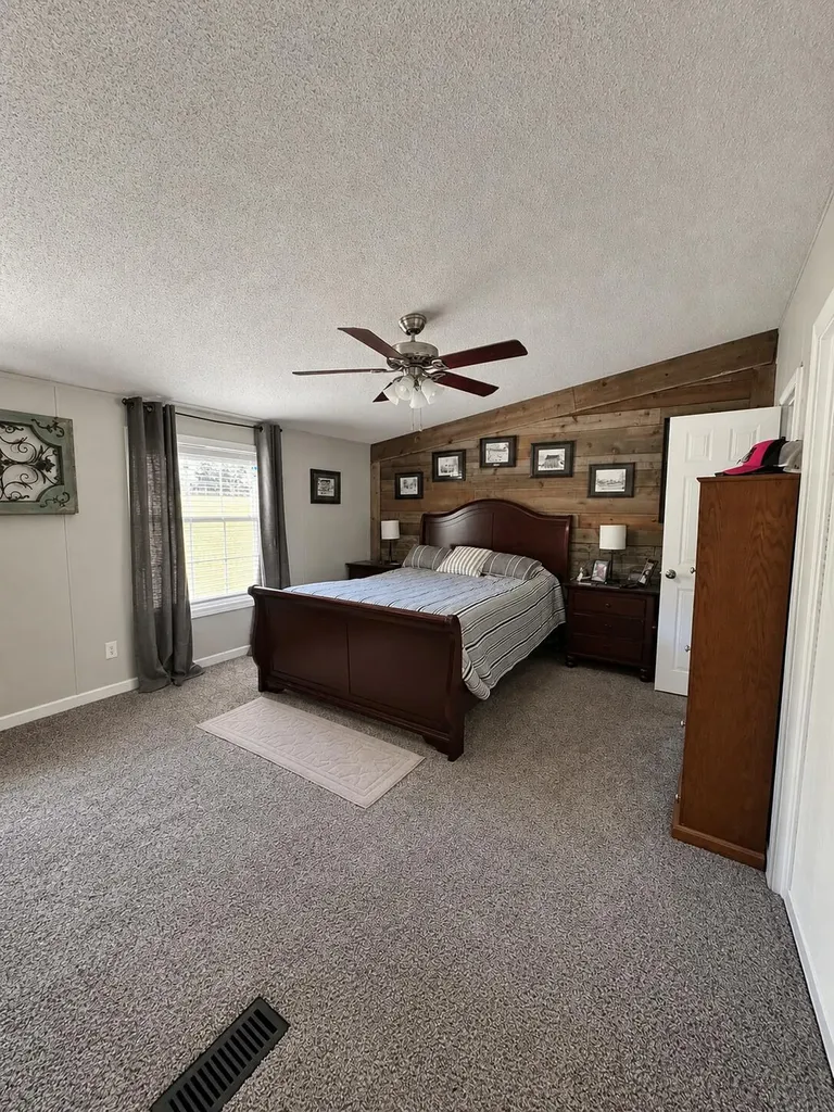 1951 Angel Ridge Road Hustonville KY 40437