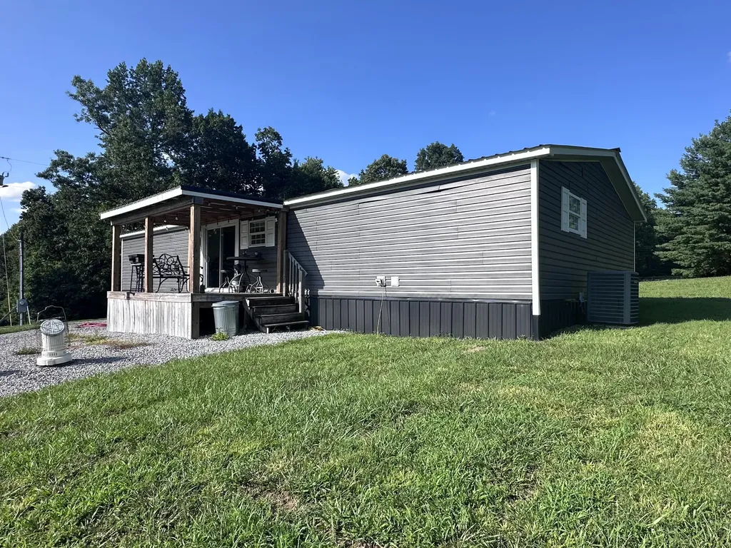 1951 Angel Ridge Road Hustonville KY 40437