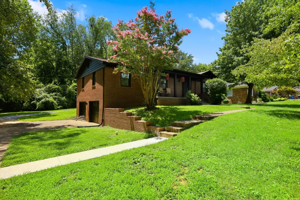 305 Redwood Drive Stanford KY 40484