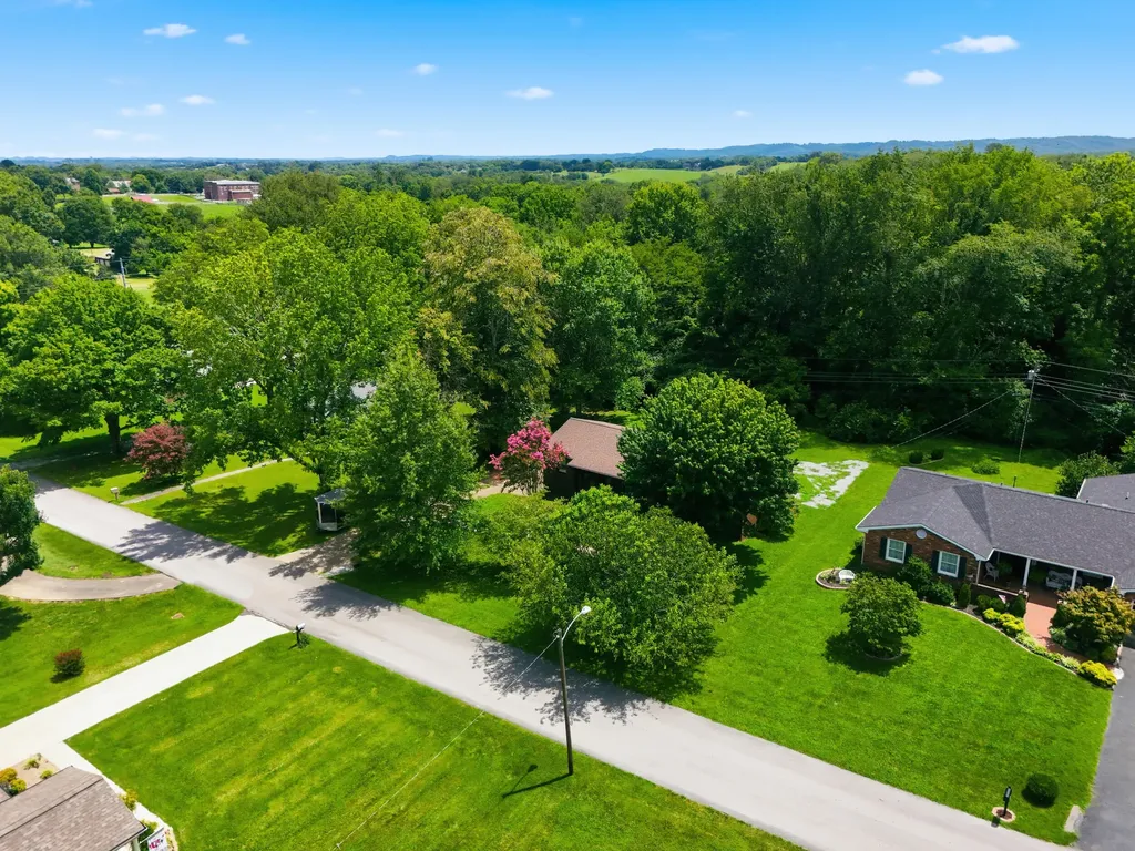 305 Redwood Drive Stanford KY 40484
