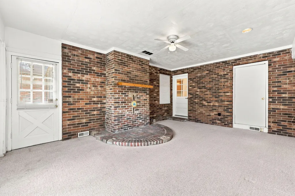 1100 Brush Creek Road Clay City KY 40312