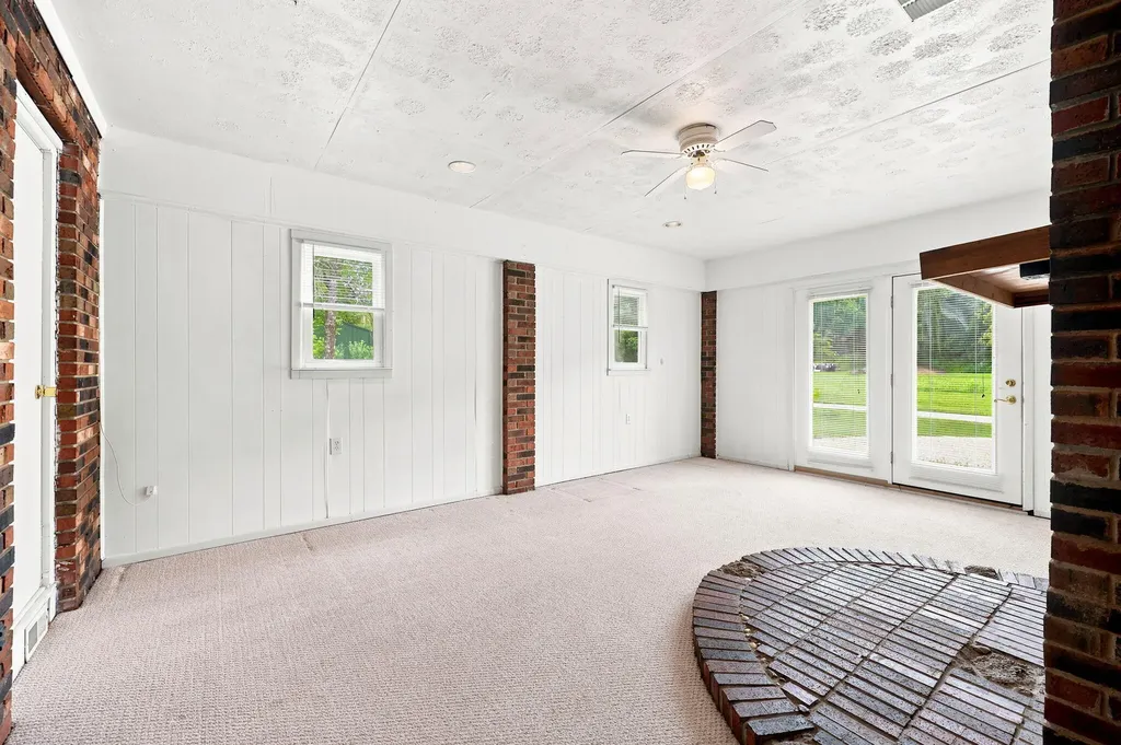 1100 Brush Creek Road Clay City KY 40312