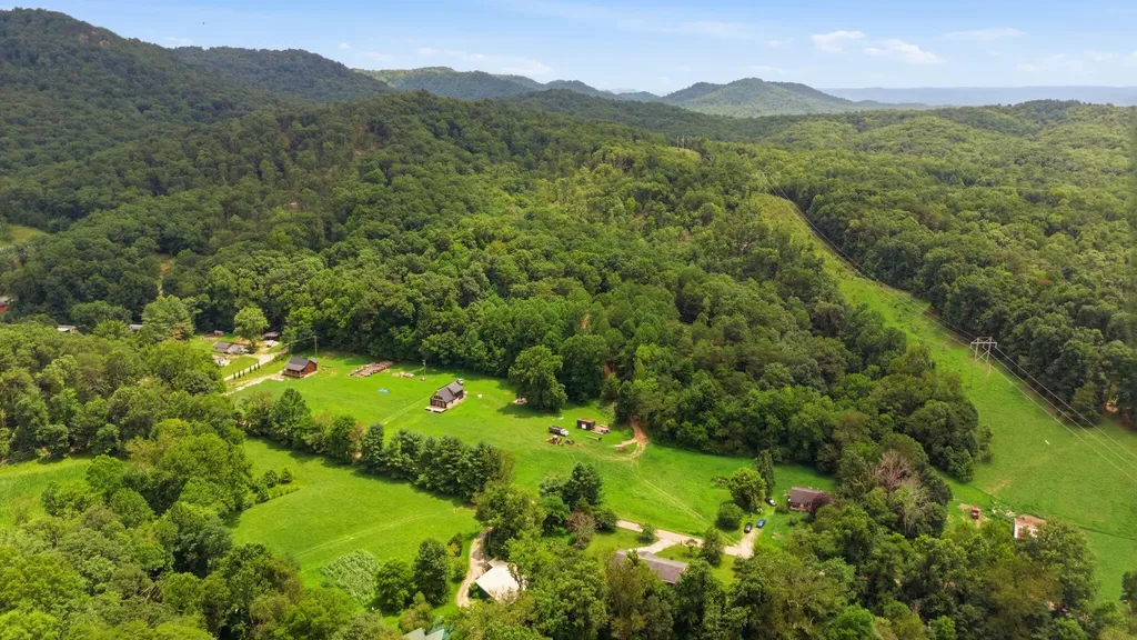 1100 Brush Creek Road Clay City KY 40312