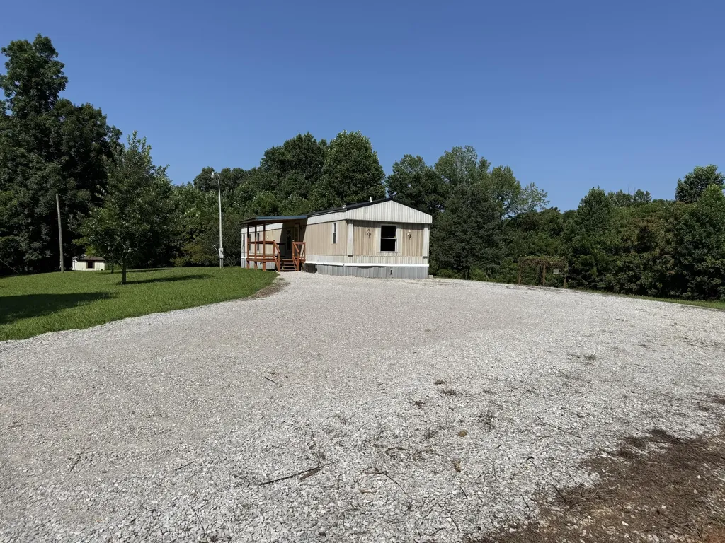 1090 Furnace Mountain Road Monticello KY 42633