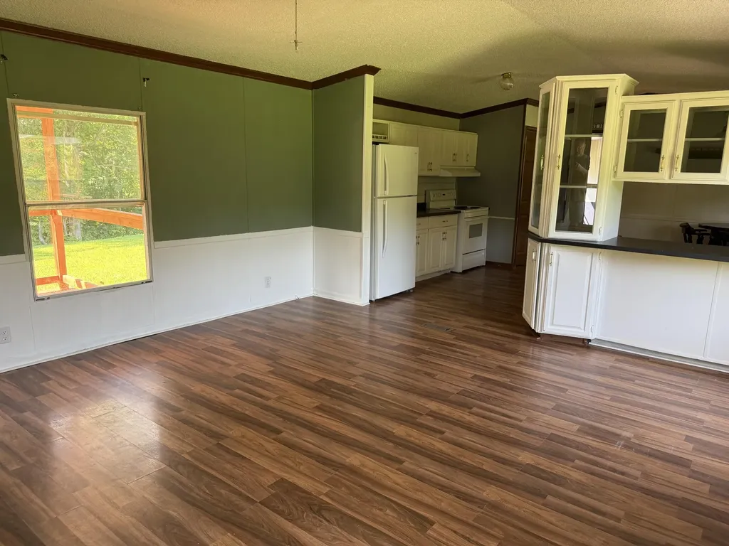 1090 Furnace Mountain Road Monticello KY 42633