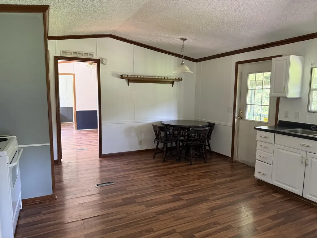 1090 Furnace Mountain Road Monticello KY 42633