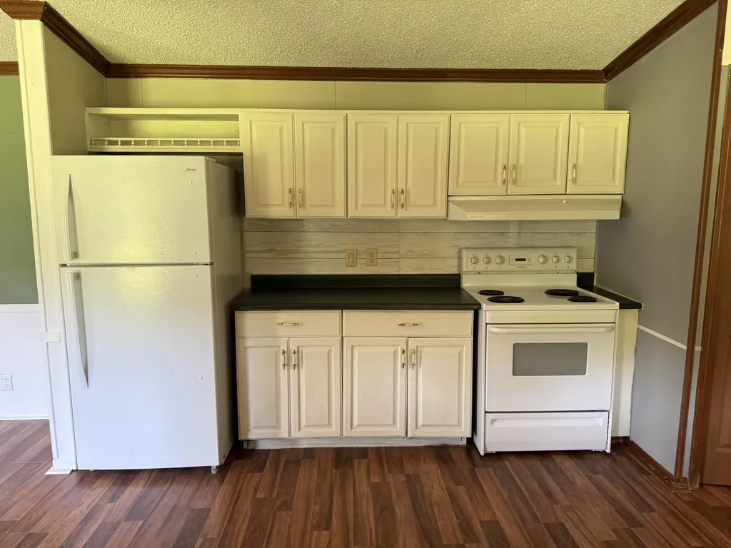 1090 Furnace Mountain Road Monticello KY 42633