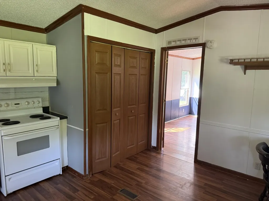 1090 Furnace Mountain Road Monticello KY 42633