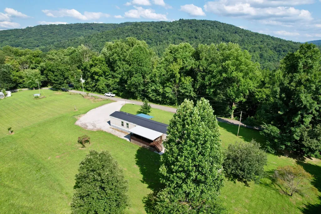 1090 Furnace Mountain Road Monticello KY 42633