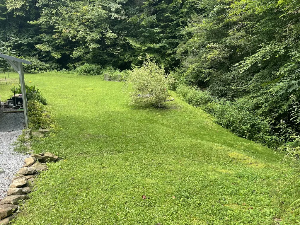 238 Coal Stone Branch Road Miracle KY 40856