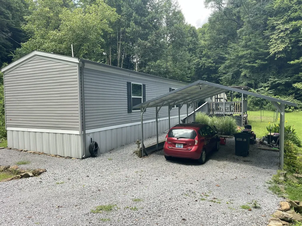 238 Coal Stone Branch Road Miracle KY 40856