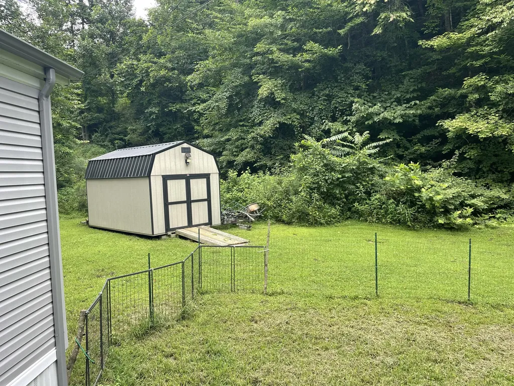 238 Coal Stone Branch Road Miracle KY 40856