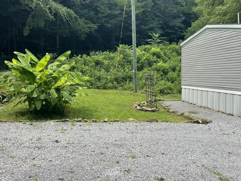 238 Coal Stone Branch Road Miracle KY 40856