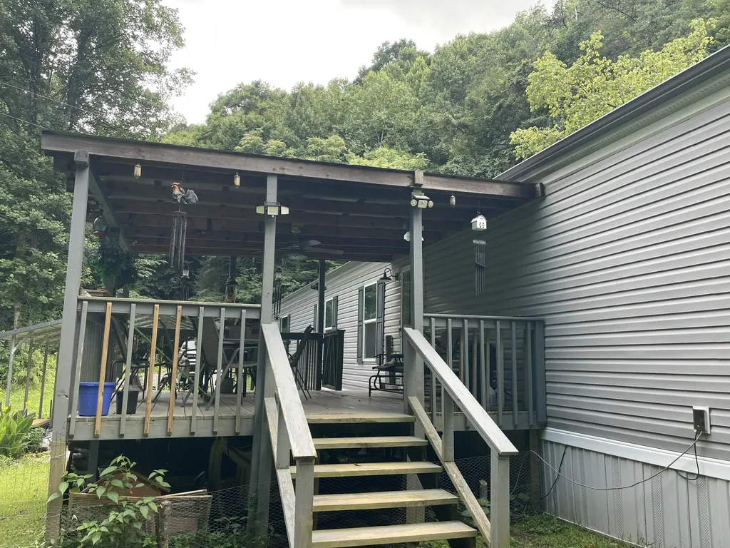 238 Coal Stone Branch Road Miracle KY 40856