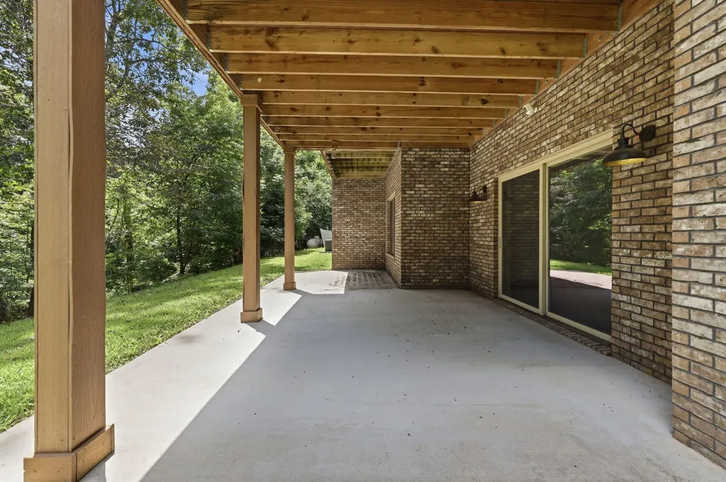 274 Haynes Cemetery Road Murray KY 42071