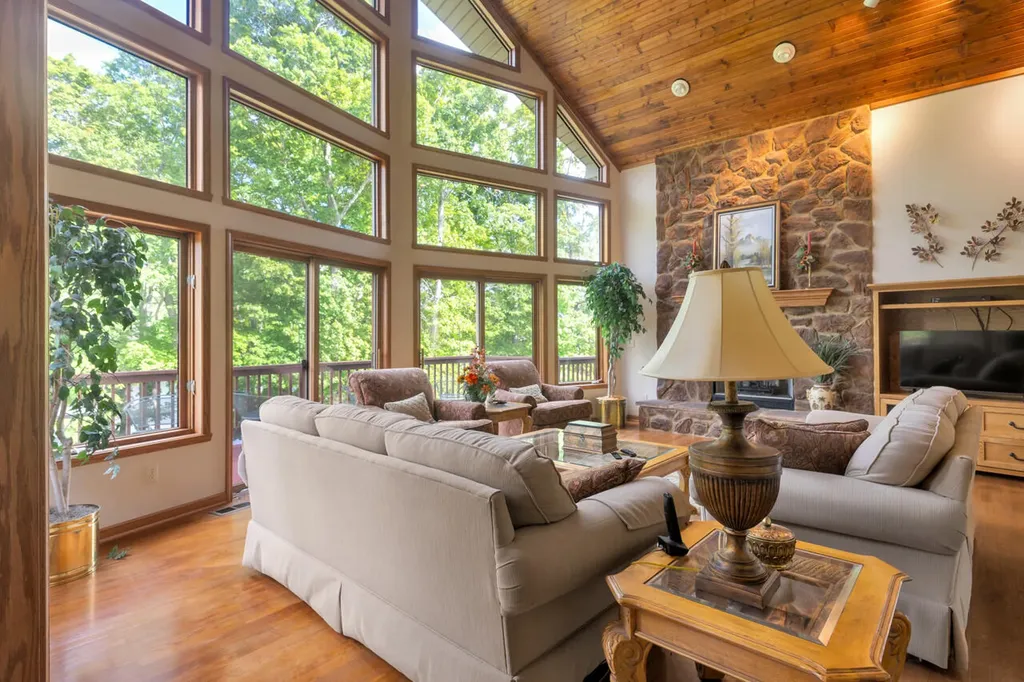 213 Sun Hill Circle Cadiz KY 42211