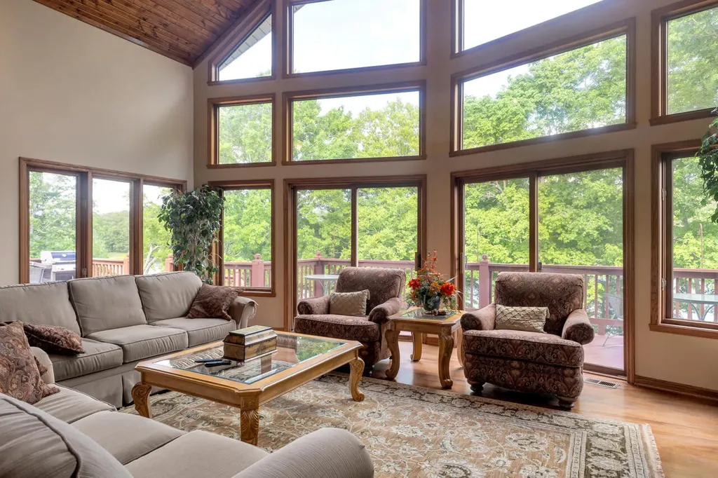 213 Sun Hill Circle Cadiz KY 42211