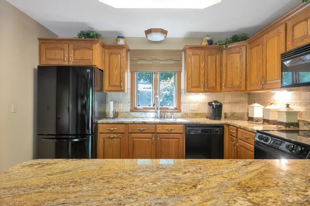 213 Sun Hill Circle Cadiz KY 42211
