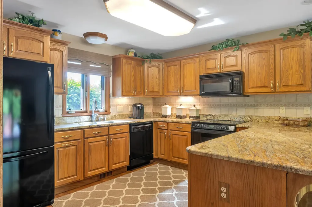 213 Sun Hill Circle Cadiz KY 42211