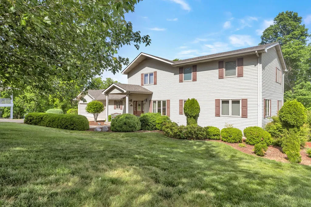 213 Sun Hill Circle Cadiz KY 42211