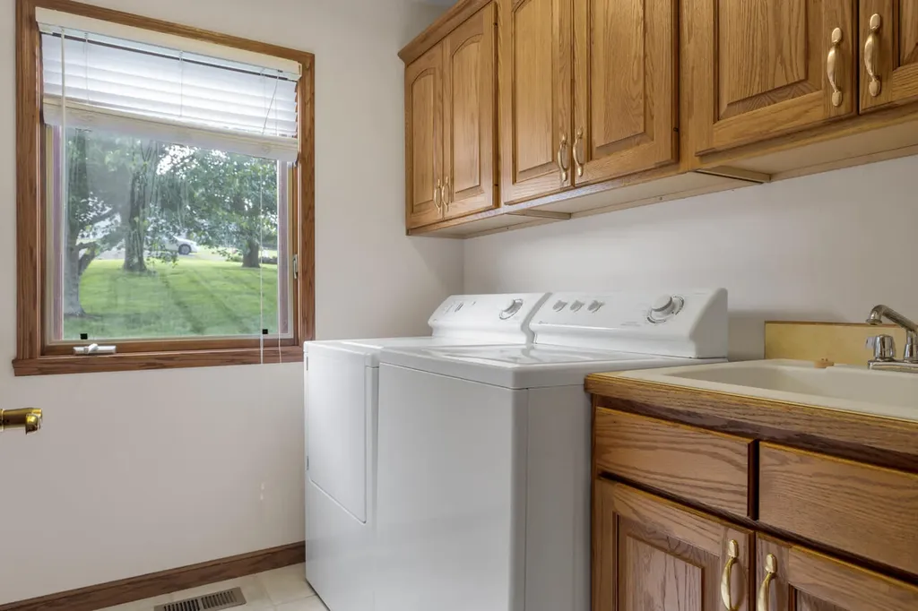 213 Sun Hill Circle Cadiz KY 42211