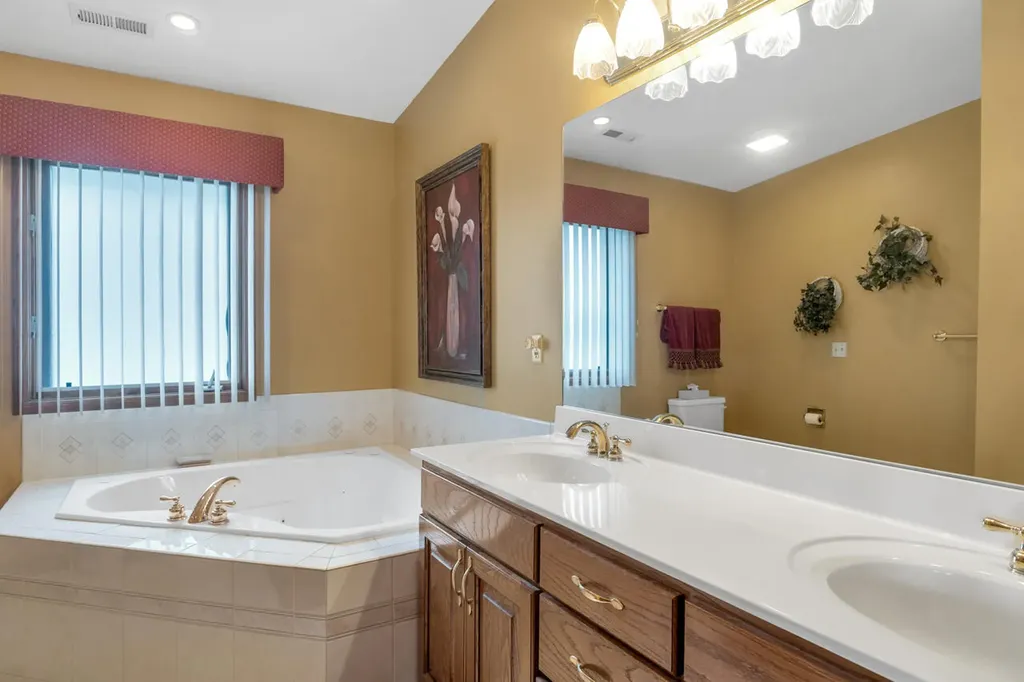 213 Sun Hill Circle Cadiz KY 42211