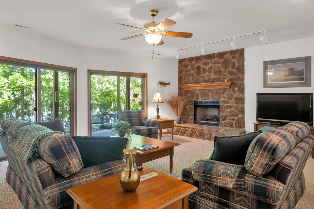 213 Sun Hill Circle Cadiz KY 42211