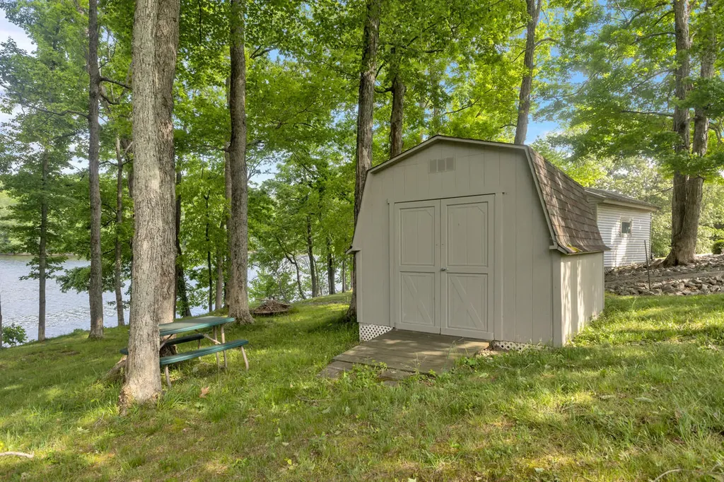 213 Sun Hill Circle Cadiz KY 42211