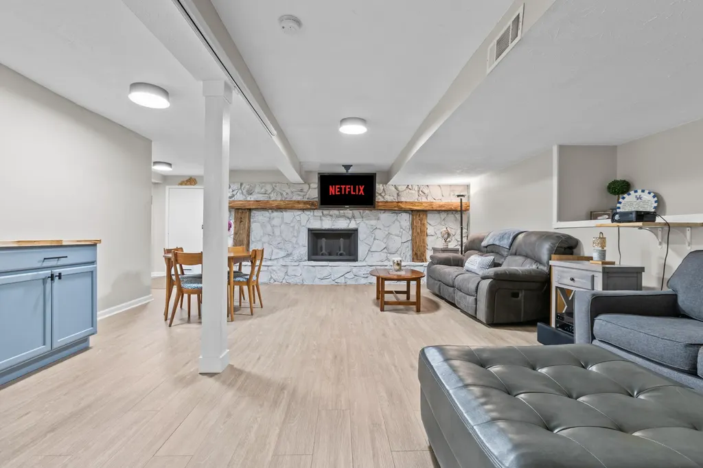4042 Whitemark Court Lexington KY 40516