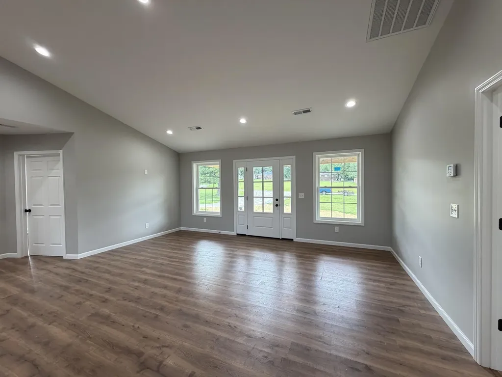 111 Crestview Lane Cadiz KY 42211