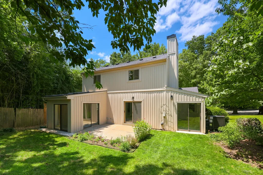 3512 Winding Drive Lexington KY 40517