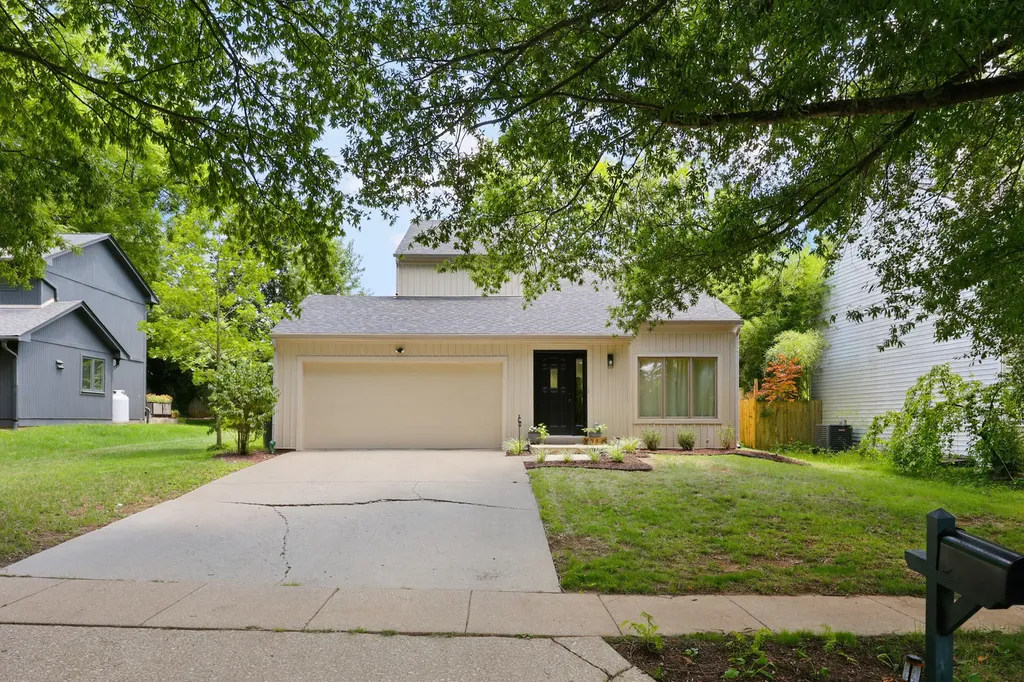 3512 Winding Drive Lexington KY 40517