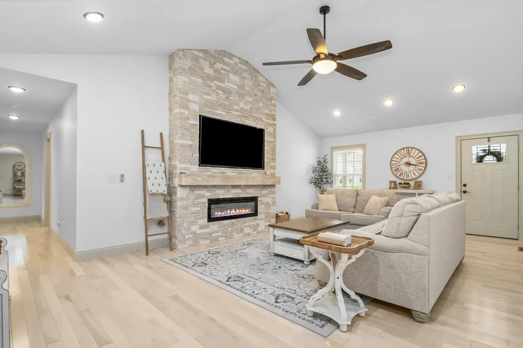 188 Cloyd Drive London KY 40741