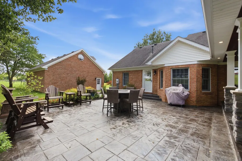 1006 Sebree Road Stamping Ground KY 40379