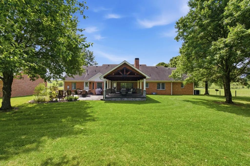 1006 Sebree Road Stamping Ground KY 40379