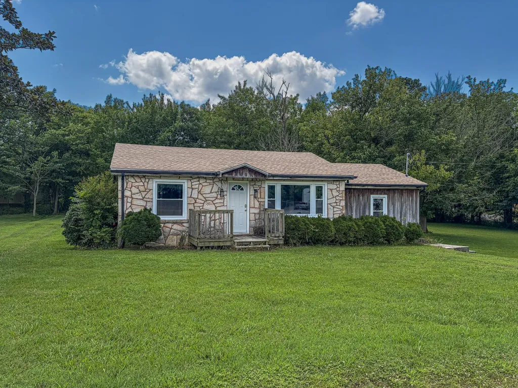 1193 W Us Highway 68 Benton KY 42025