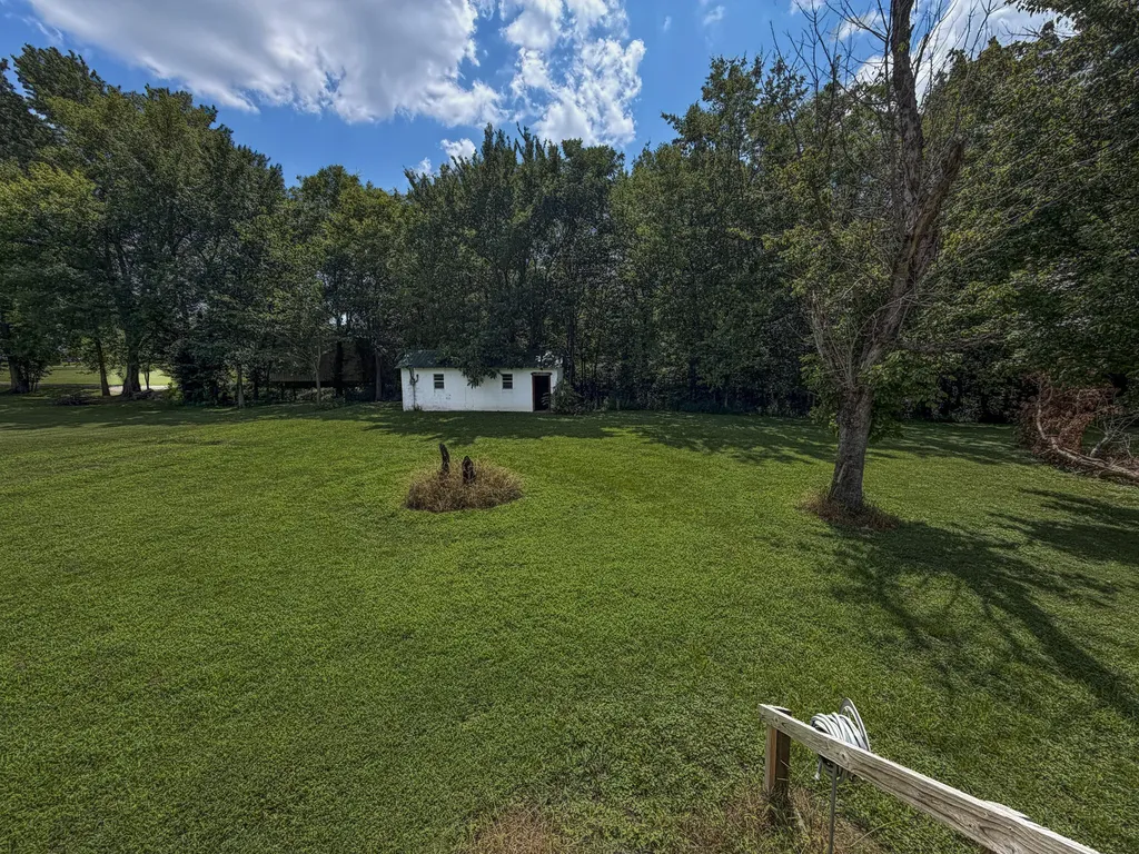 1193 W Us Highway 68 Benton KY 42025