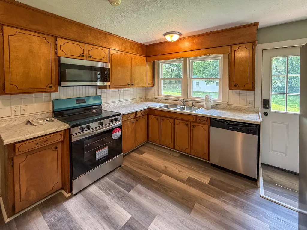 1193 W Us Highway 68 Benton KY 42025