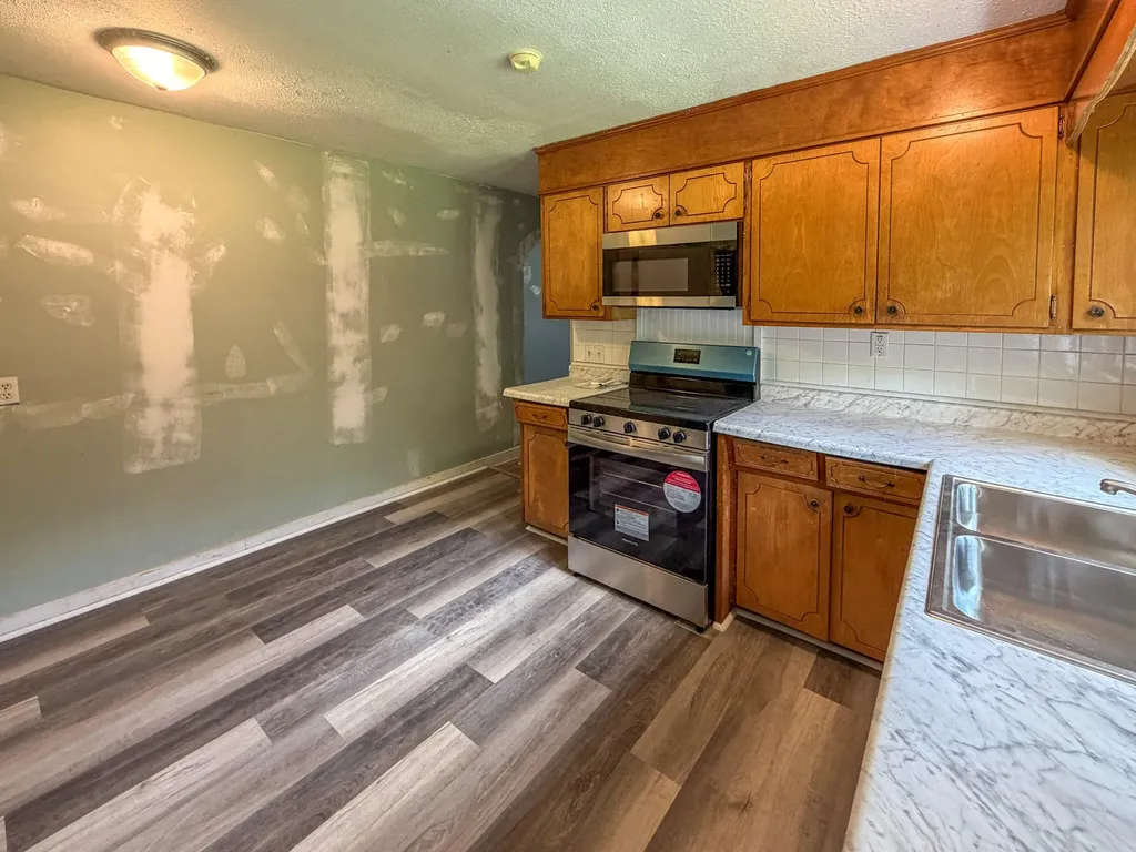 1193 W Us Highway 68 Benton KY 42025