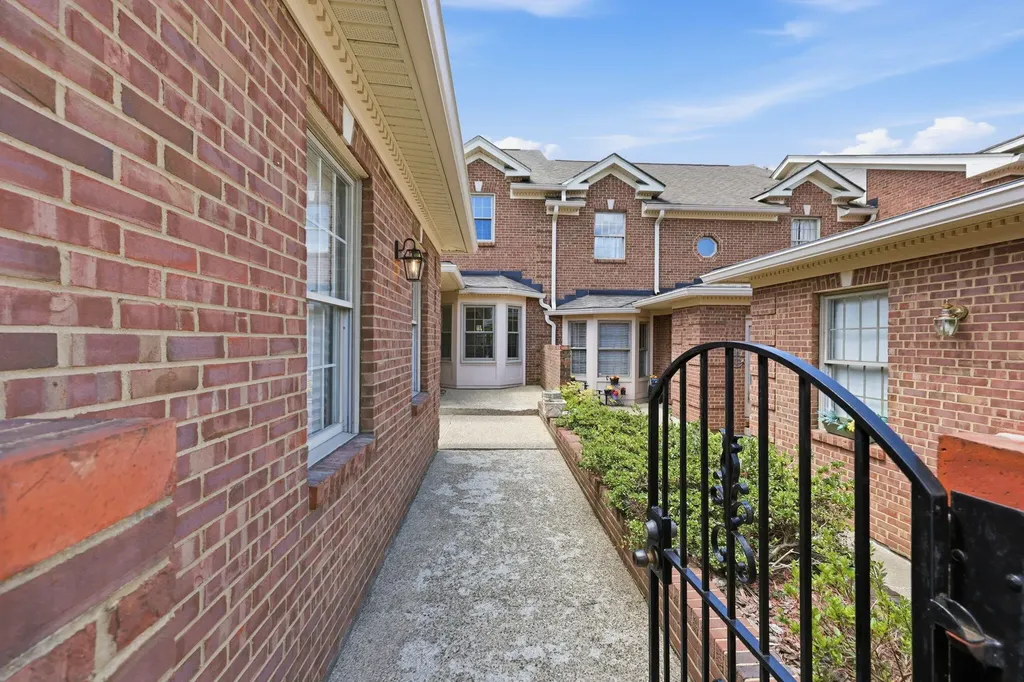 2208 Stone Garden Lane Lexington KY 40513