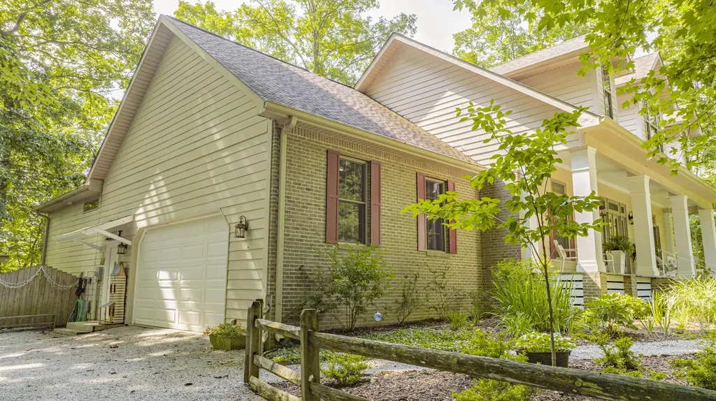 1560 Bell Phipps Road Monticello KY 42633