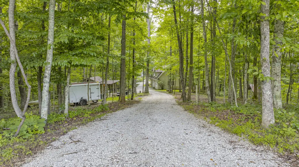 1560 Bell Phipps Road Monticello KY 42633